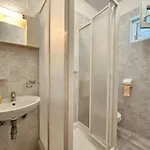 Fuer 7 Personen Mit Terrasse Und Meerblick By Interhome Apartamento Novi Vinodolski