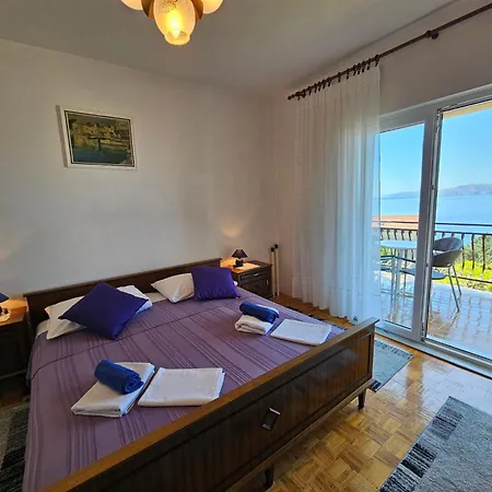 Fuer 7 Personen Mit Terrasse Und Meerblick By Interhome * Novi Vinodolski