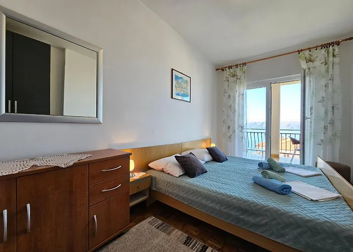 Fuer 7 Personen Mit Terrasse Und Meerblick By Interhome * Novi Vinodolski