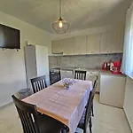 Fuer 7 Personen Mit Terrasse Und Meerblick By Interhome 아파트