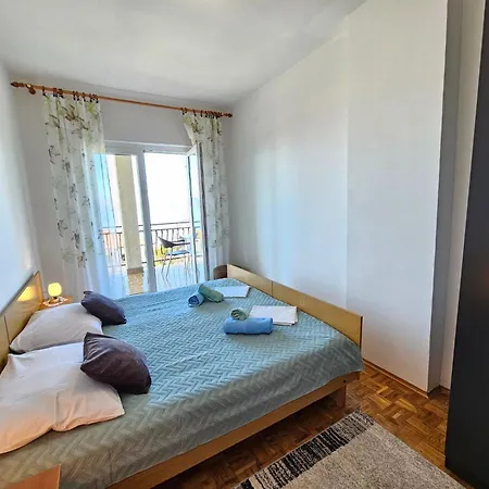 Fuer 7 Personen Mit Terrasse Und Meerblick By Interhome Апартаменты Нови-Винодолски