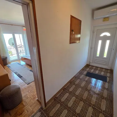 Fuer 7 Personen Mit Terrasse Und Meerblick By Interhome Апартаменты Нови-Винодолски
