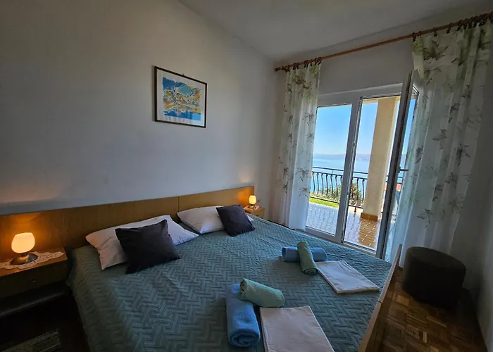 아파트 Fuer 7 Personen Mit Terrasse Und Meerblick By Interhome *