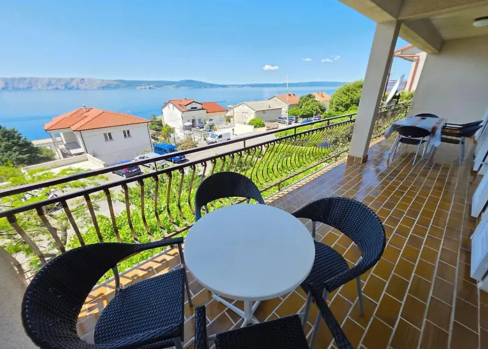 Fuer 7 Personen Mit Terrasse Und Meerblick By Interhome 아파트 노비비노돌스키