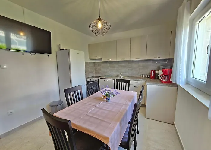 Fuer 7 Personen Mit Terrasse Und Meerblick By Interhome 아파트